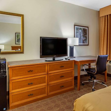 Quality Inn & Suites Raleigh Durham Airport Morrisville Exterior photo
